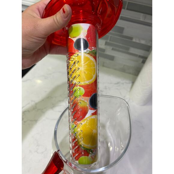 The Ohio State University brand new pitcher/fruit infusion - Picture 4 of 7